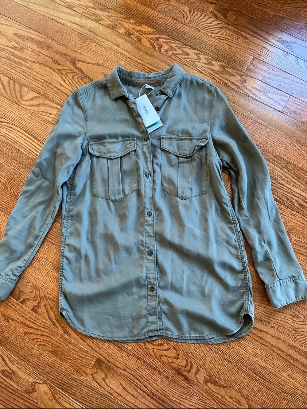 NWT &denim utility button down shirt
